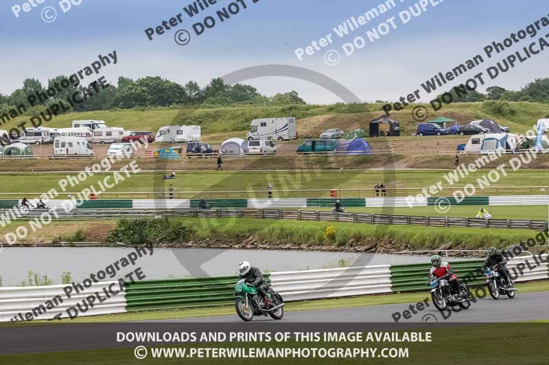 Vintage motorcycle club;eventdigitalimages;mallory park;mallory park trackday photographs;no limits trackdays;peter wileman photography;trackday digital images;trackday photos;vmcc festival 1000 bikes photographs